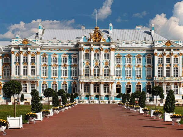 Центральная часть фасада Екатерининского дворца