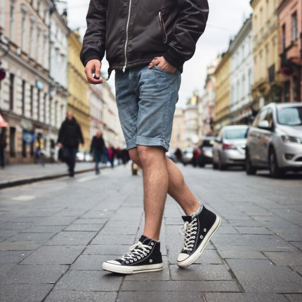        Converse   -,    .